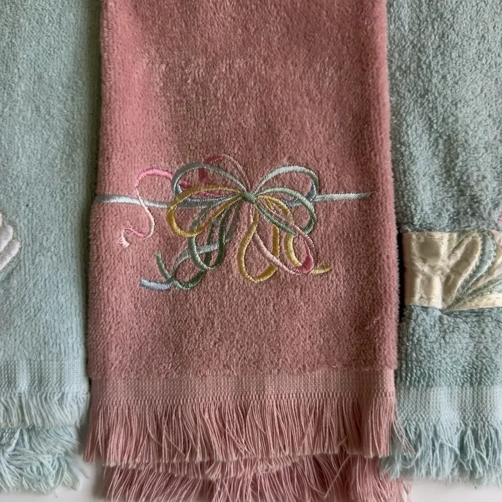 Vintage Mixed Lot Of 4 Hand Fingertip Embroidered Applique Made In USA Blue Pink